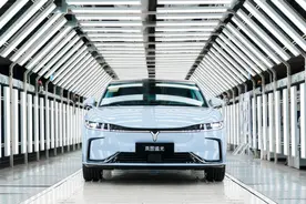 岚图追光下线，订单已过万，30万+级无对手？图片