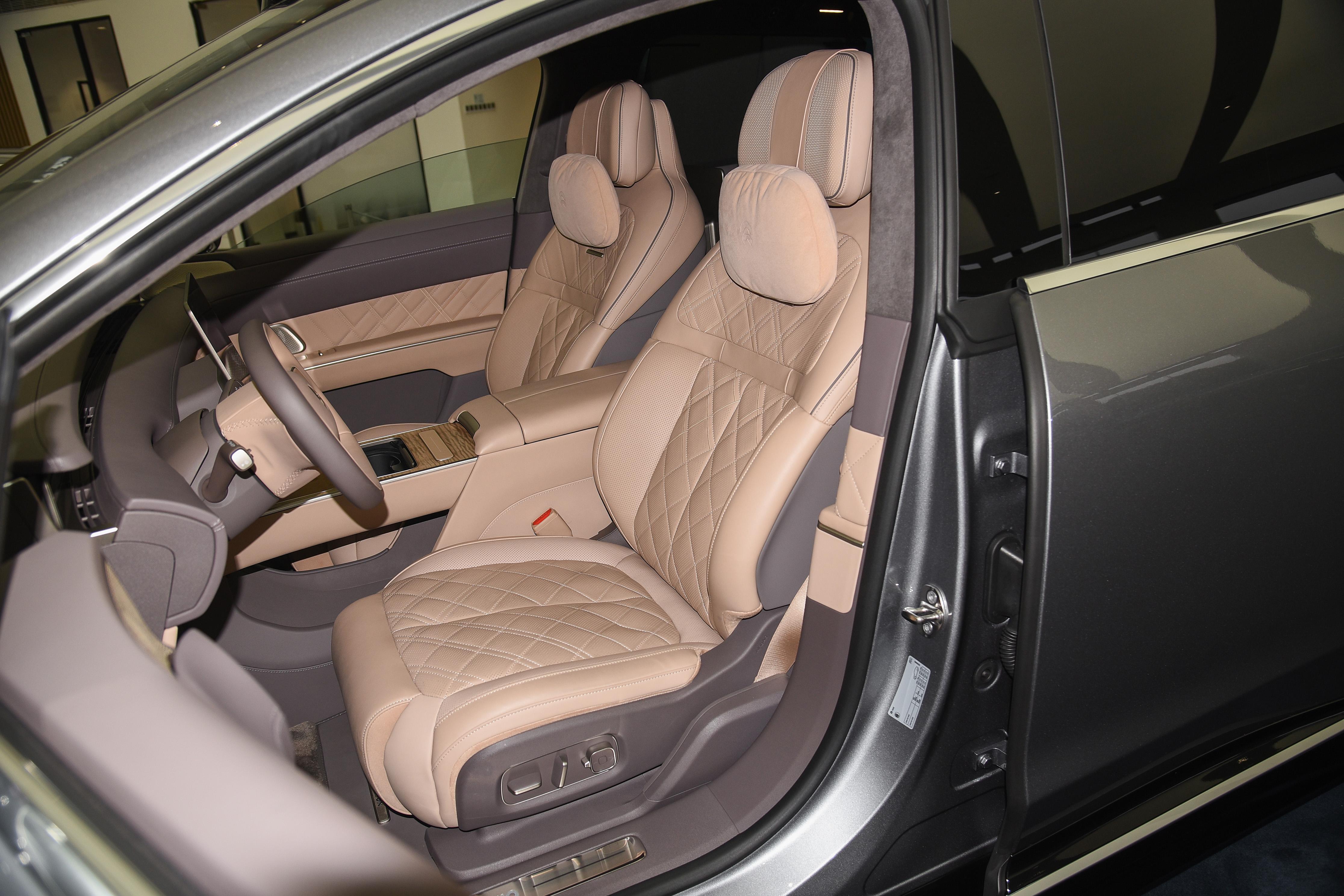 高端智能电动行政旗舰_蔚来_蔚来ET9行政座驾