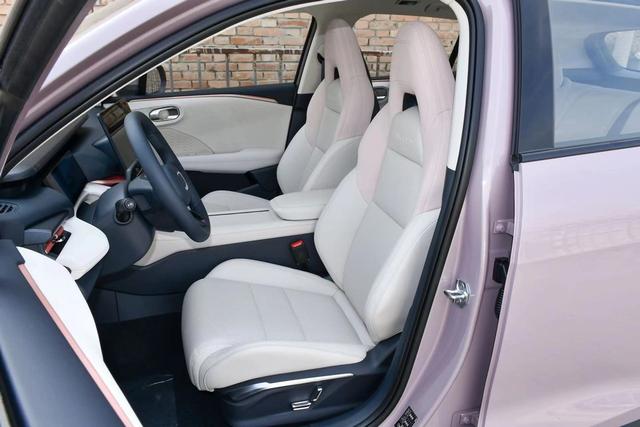 全球交付超30万	，五年技术集大成者领克06的精致，年轻人最懂