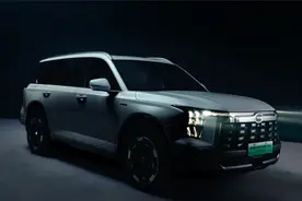 因“反向虚标”一夜成名！56L油跑1508KM创记录，静如深海零异响视频封面