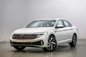 新款大众速腾实车正式亮相，换装新前脸、新内饰，增加1.5T动力图片