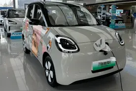 宏光MINIEV四门版更值得买了？到店试驾，告诉你答案图片