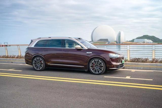 轻松游大湾区宜居城市，开问界M9向珠海出发