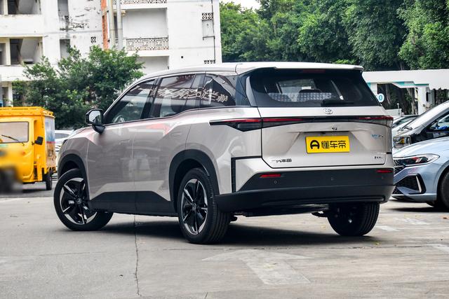 连续两月销量破万，扒开表面看看广汽丰田铂智 3X里边的料