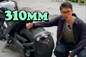 轮胎比911还宽？国产摩托多嚣张图片