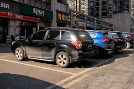 为何宁愿停地面抢车位暴晒，也不愿停地下车位，喵哥告诉你原因图片