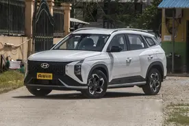 现代ix35沐飒外观个性，和锋兰达同级别，配2.0L发动机图片