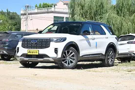 2.3T+10AT，售30.98万起，轴距超3米，福特探险者值不值得购买？图片