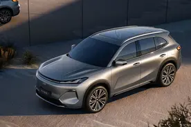 都是次顶配，吉利银河星舰7 EM-i与比亚迪宋Pro，该怎么选？图片