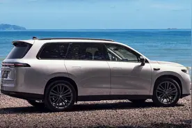 零跑新款C16、C10曝光，续航大涨全面使用宁德时代图片