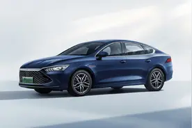 要么丐版 要么顶配 2023款秦PLUS DM-i冠军版购车手册图片