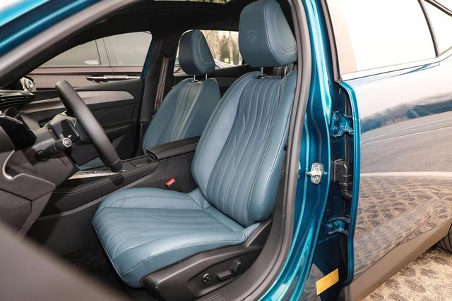 14.57万元起，定位跨界中型车，东风标致408X竞争力如何？