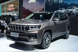 为缓解没新车的尴尬，Jeep再升级一下大指挥官，就那样图片