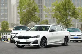 年轻人的运动轿车，颜值高、动力强，同级的标杆，带你看宝马3系图片