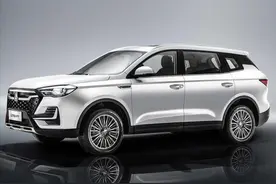 7.98万起的7座中型SUV，车长超4米8，配1.5T，重汽U70Pro怎么样？图片