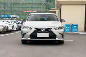 进口豪华丰田车，可靠省油又保值，价格也不贵，带你看雷克萨斯ES图片