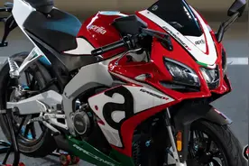 新车｜22980元！阿普利亚GPR250R运动版，官降之后配置再次升级图片