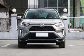 吃得少跑得快，能上绿牌，详解一汽丰田RAV4荣放双擎E+，值得买？图片