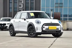 19.98万起，车长却不足4米，入门配三缸1.5T，宝马MINI哪来的底气图片