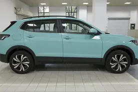 大众这回厚道！SUV从12万多降到7.99万，配6AT变速箱，油耗6.4L图片