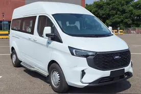 新车 | 可选5-15座/三种动力/售价会更低吗？江铃全顺家族实车图图片