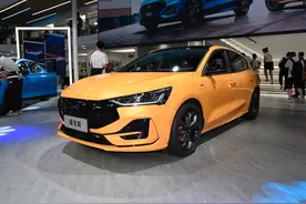 “四缸”福克斯回归，11.98万起售，ST-Line版才是最佳之选图片