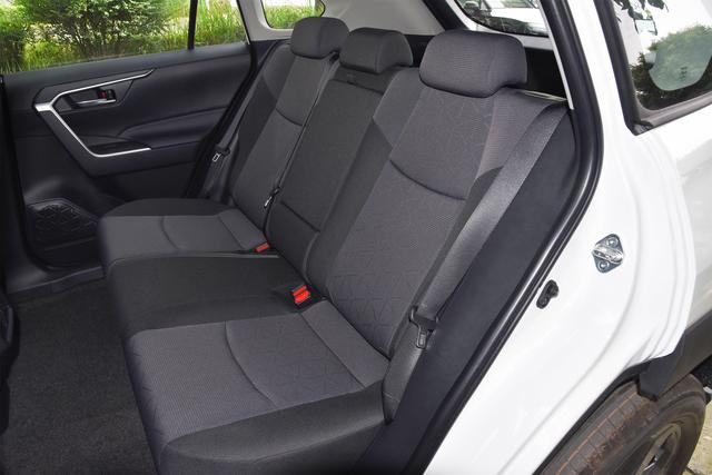 RAV4荣放二手车导购评测