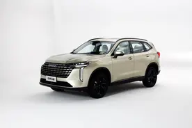 打开新一代哈弗H6车门同样是惊喜，新一代哈弗H6内饰详解图片