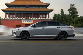 世界顶级底盘+冠军同款发动机，10万块竟能买到这么牛的车图片