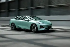 产品力越级，15万内可落地，这三款新能源家轿真香图片