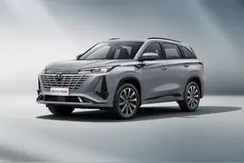第三代CS75 PLUS叫板博越L、RAV4荣放，配置是“必杀技”图片