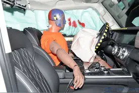 中保研最新碰撞成绩：坦克300“一战封神”，特斯拉经撞不经修？图片