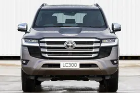 “越野还得酷路泽”，丰田LC300实车，配3.5T+10AT，开着有面子图片
