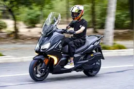 不只是配置高，运动性能更突出！QJMOTOR鸿350试驾体验图片