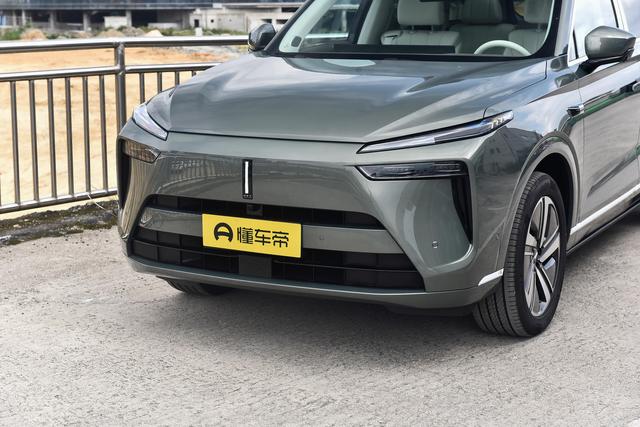 魏牌蓝山：中大型六座SUV，2.5吨车身仅需4.9秒破百