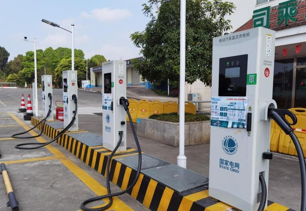 兆瓦闪充2.0_比亚迪二代刀片电池_比亚迪