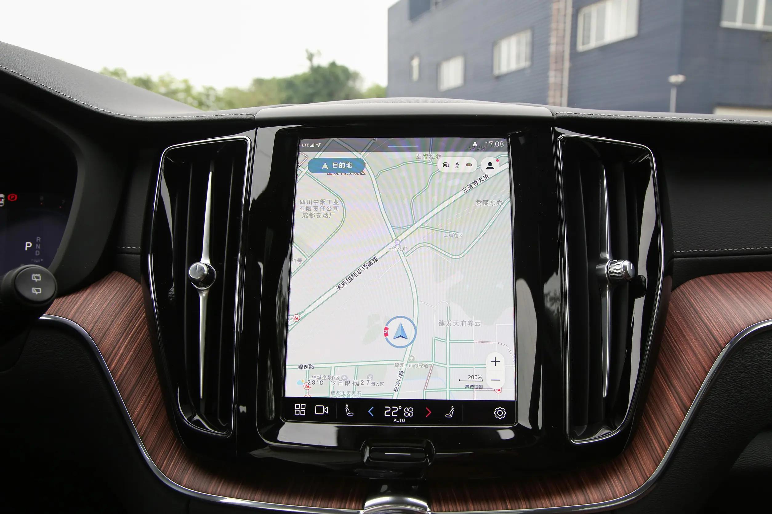 沃尔沃XC60评测_沃尔沃xc60有什么缺点_XC60内饰体验