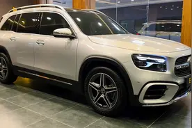 2025款梅赛德斯奔驰GLB 深度体验外观和内饰视频封面