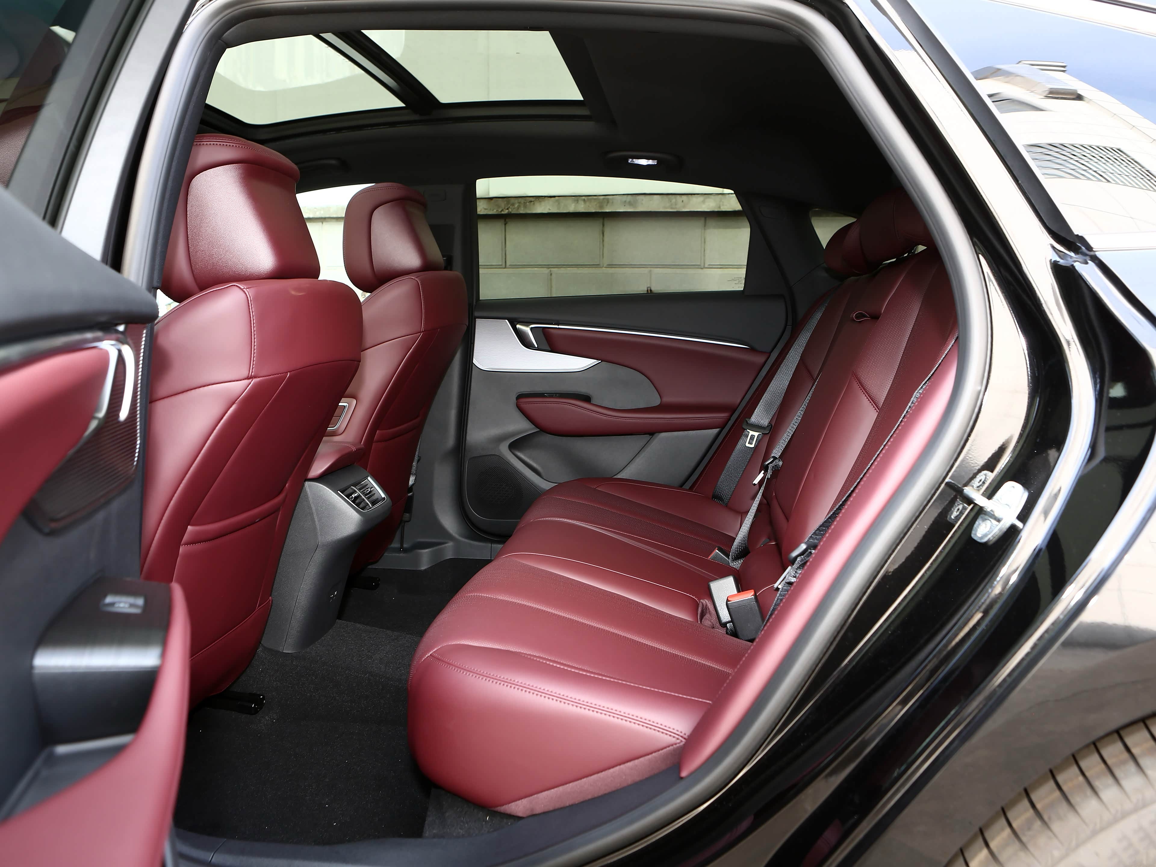 新君越2.0t油耗大吗_别克君越降价5万_别克君越2.0T动力表现