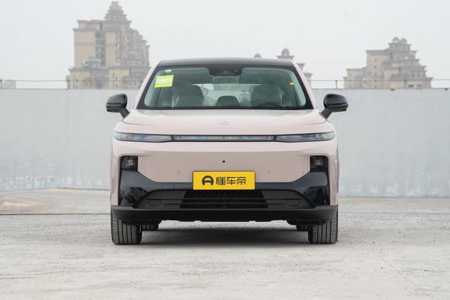解读零跑B10：9.98万起的纯电SUV，凭什么成家用热门之选