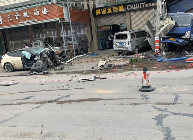 广东潮汕一特斯拉失控：刹车油门全部失灵！车主请求还原真相