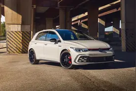 钢炮粉必冲，大众发布高尔夫GTI 380，大众6速手动变速箱的绝唱图片