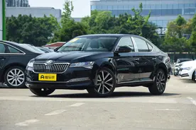 性价比中型车，配掀背后尾门，来看斯柯达速派表现如何？图片