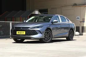 7月中型车榜单出炉：秦L/海豹06位列一二名，Model 3跌至第十名图片