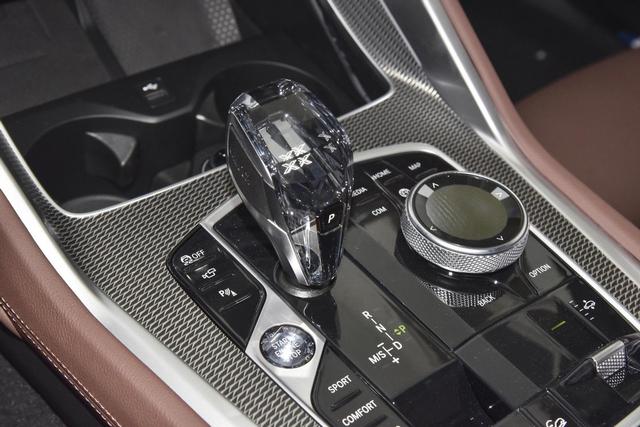 新款宝马X6搭载3.0T L6发动机，5.5秒破百，配空气悬挂，96.69万？
