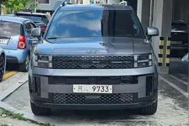 全新现代胜达海外街拍 造型硬朗又运动图片