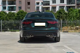 豪车里的性价王！近30万降至19万多，2.0T+8AT+双叉臂，真实在图片
