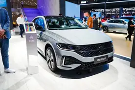 售价12.09万元起，新增1.5T发动机可选，2023款大众朗逸改款上市图片