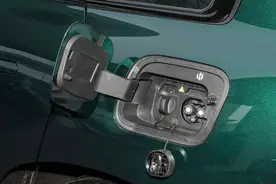 新势力没有造车功底？零跑C10 VS 吉利银河E5底盘对比图片