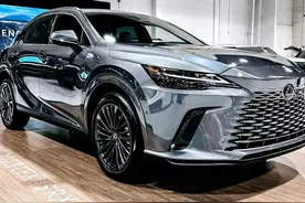 首批雷克萨斯RX350抵达港口，气场超越宝马X5，2.4T引擎+四驱图片